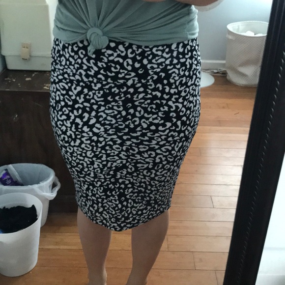 LuLaRoe Cheetah Print Cassie Pencil Skirt - Picture 3 of 5